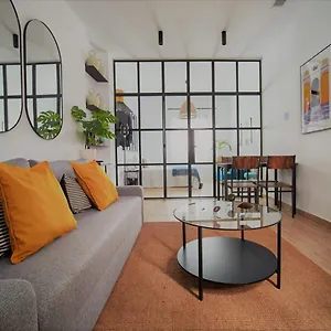 pelicano-seville-apartments.es-andalucia.com/